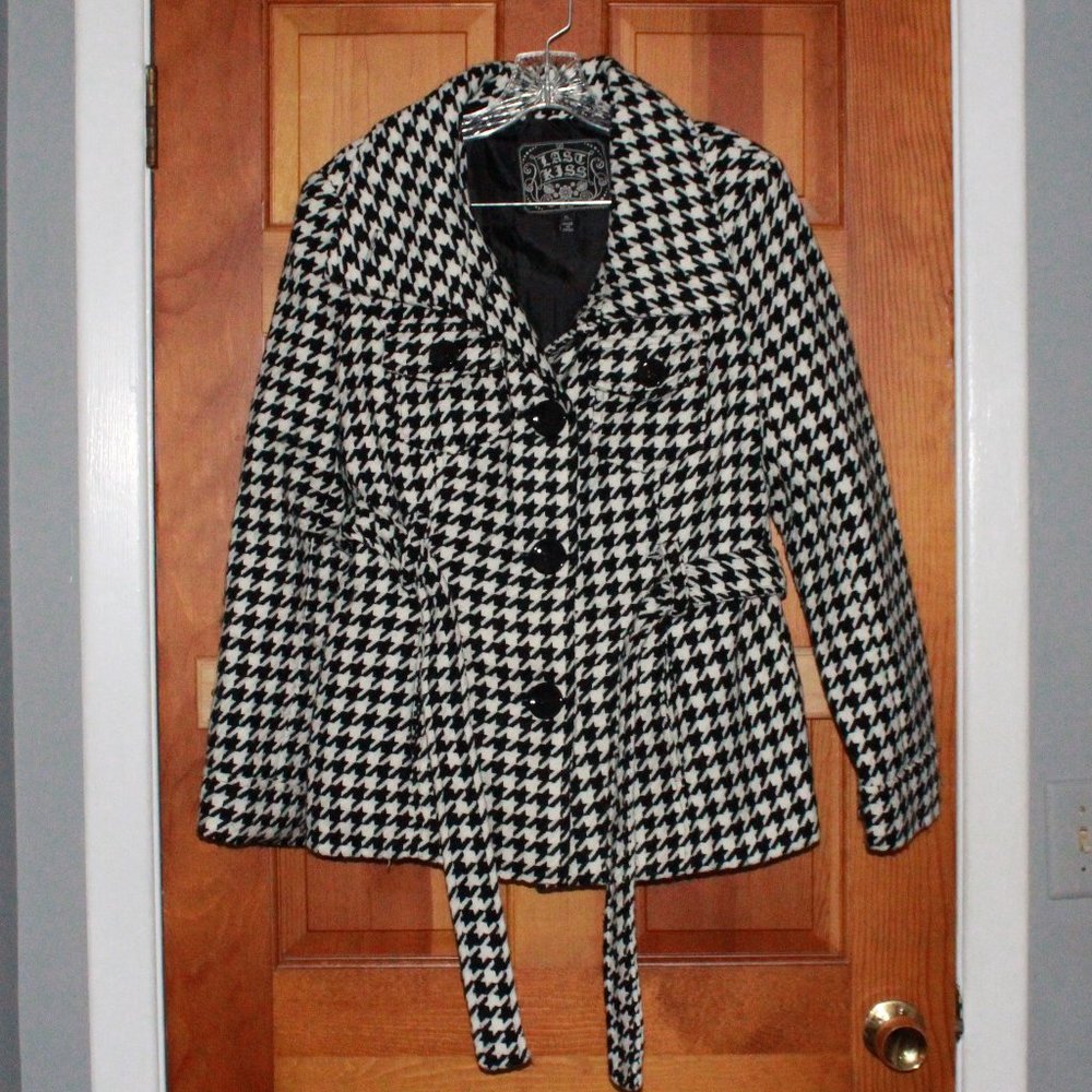 Last Kiss Houndstooth Print Belted Coat